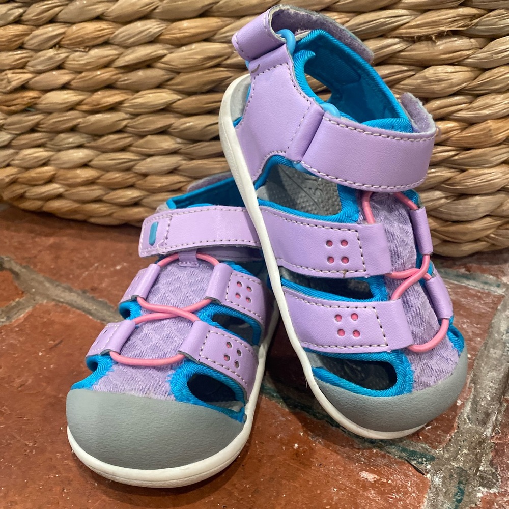 Runners brand kid sandals